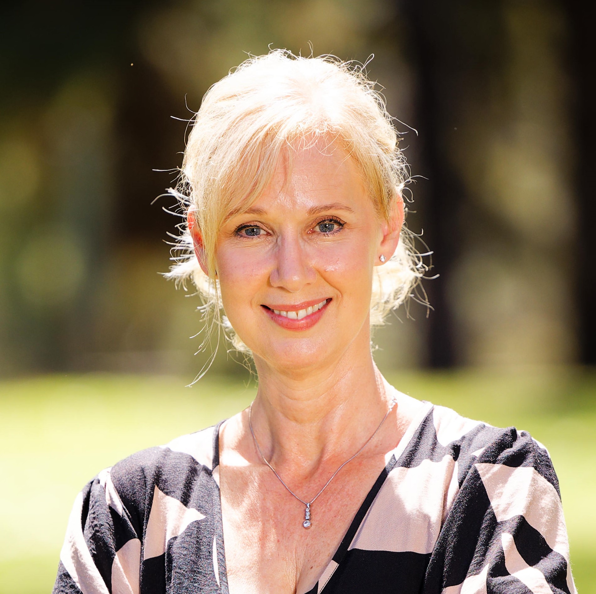 Dr Jackie Davis